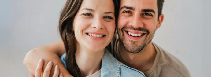 7 πράγματα που κάνει ένας άντρας στο κρεβάτι μόνο όταν αγαπάει μια γυναίκα