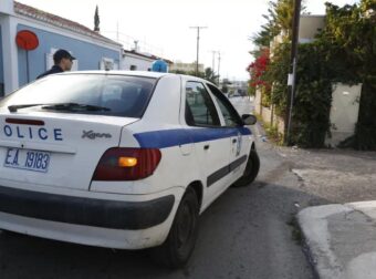 Λάρισα: Νεκρός εντοπίστηκε άντρας στο μπάνιο του σπιτιού του – Στο σημείο Αστυνομία και ΕΚΑΒ