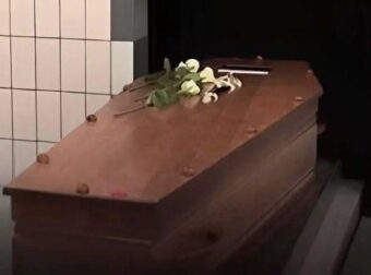 Αυτή η υπάλληλος αποκαλύπτει τι συμβαίνει στο σώμα κατά την αποτέφρωση