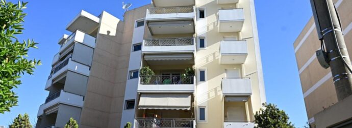 Μαρούσι: Έπεσε από τον 4ο όροφο προσγειώθηκε στον 3ο, ανέβηκε ξανά στον 4ο και έπεσε στο κενό