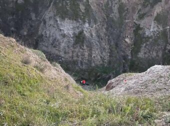 Τραγωδία στη Θεσσαλονίκη: Πέθανε ο 58χρονος που έπεσε από ύψος 40 μέτρων στο Αγγελοχώρι