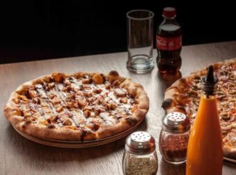 Σουβλάκι ή πίτσα: Ποιο έχει τελικά περισσότερες θερμίδες;