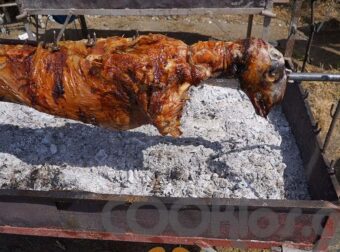 Αρνί στη σούβλα: Αυτό είναι το κομμάτι «βόμβα» που πρέπει να μην τρώει κανένας