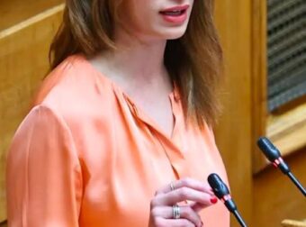 Κατερίνα Νοτοπούλου: «Έχασα την ακοή μου, βασίζομαι στη χειλεανάγνωση»