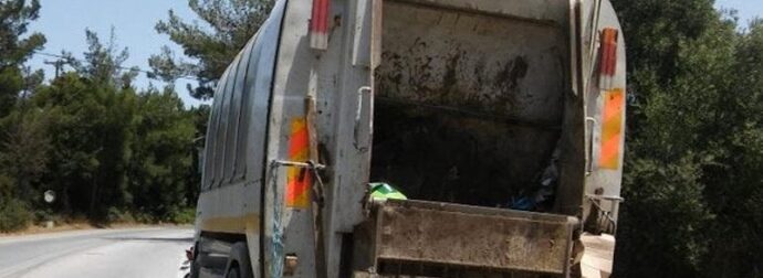Τραγωδία: Δίκυκλο «καρφώθηκε» σε απορριμματοφόρο – Νεκρός ο οδηγός