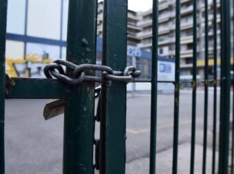 ΕΚΤΑΚΤΟ: ΚΛΕΙΝΟΥΝ ΞΑΝΑ ΤΑ ΣΧΟΛΕΙΑ ΠΡΙΝ ΚΑΛΑ ΚΑΛΑ ΑΝΟΙΞΟΥΝ… ΑΝΑΚΟΙΝΩΘΗΚΕ Η ΗΜΕΡΟΜΗΝΙΑ