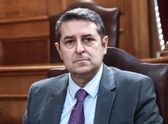 Γιώργος Μυλωνάκης: Το νέο ιατρικό ανακοινωθέν για την κατάσταση της υγείας του – Παραμένει στη ΜΕΘ