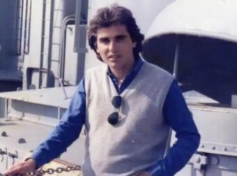 Ο τραγουδιστής που έκανε μια τεράστια επιτυχία με τραγούδι εμπνευσμένο από τον Ελύτη και μετά έγινε ψάλτης