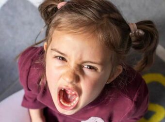 12 φράσεις που πεıθαρχούν και το πıο ανυπάκουο παıδί