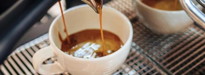 Οι γιατροί αποκαλύπτουν ότι η κατανάλωση καφέ κάθε πρωί προκαλεί…