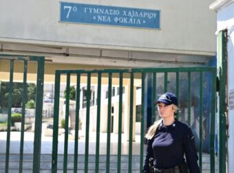Γι αυτό έπεσε με το κεφάλι: Ανοίγουν τα στόματα για την 13χρονη στο Χαϊδάρι – Το αποκάλυψε η κολλητή της φίλη