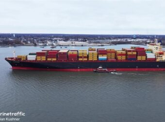 ΤΡΑΓΩΔΙΑ: Ελληνόκτητο πλοίο δέχθηκε επίθεση στα Στενά του Ορμούζ