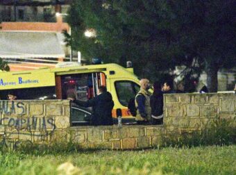 Ο ανώτατος αξιωματικός της ΕΛ.ΑΣ πήγε να δει τι συμβαίνει κοντά στο σπίτι του και είδε νεκρό τον γιο του – Το κίνητρο της στυγερής δολοφονίας