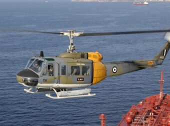 ΠΛΗΡΩΜΑ ΕΛΙΚΟΠΤΕΡΟΥ ΤΗΣ ΠΟΛΕΜΙΚΗΣ ΑΕΡΟΣΠΟΡΙΑΣ ΠΟΥ ΠΕΤΟΥΣΕ ΠΑΝΩ ΑΠΟ ΤΟ ΗΡΑΚΛΕΙΟ ΚΡΗΤΗΣ ΔΙΑΚΟΜΙΣΘΗ ΣΤΟ ΝΟΣΟΚΟΜΕΙΟ