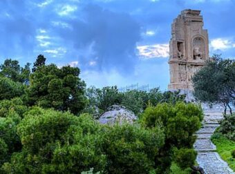 Λόφος Φιλοπάππου: Δεν το ξέρει σχεδόν κανένας! Ποιος ήταν ο Φιλοπάππος που έδωσε το όνομά του στο πιο αγαπημένο spot της Αθήνας