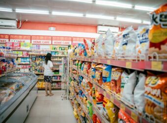 Ανακαλούνται μπισκότα που πωλούνται και στην Ελλάδα για επικίνδυνα συστατικά