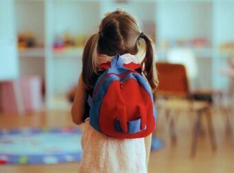 Νταντάδες της γειτονιάς: Άνοιξε η πλατφόρμα – Ποιοι μπορούν να κάνουν αίτηση