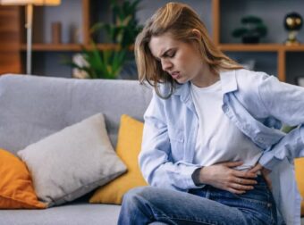 Καρκίνος Παχέος Εντέρου: Ένας γαστρεντερολόγος αποκαλύπτει το ενοχλητικό σύμπτωμα που προειδοποιεί έγκαιρα