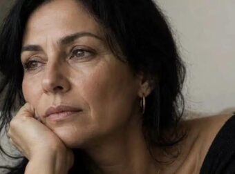 O σύζυγος μου με λέει άχρnστn και με αποδοκιμάζει σε κάθε τι που κάνω.