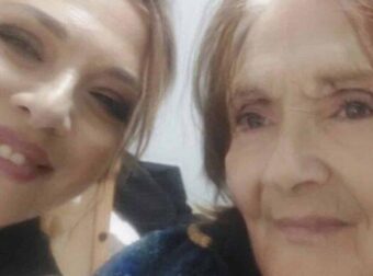 Συγκινεί η Ελένη Ράντου: «Δεν έχω αποδεχτεί τον θάνατο, ακόμη αντιστέκομαι, δεν μπορώ να δεχτώ πως θα φύγει η μητέρα μου»