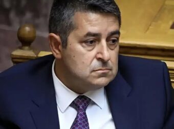 “Ξύπνησε” ο υφυπουργός Μυλωνάκης: Αντέδρασε όταν άκουσε τη φωνή του Κυριάκου Μητσοτάκη