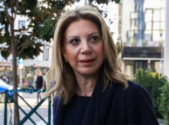 ΜΑΡΙΑ ΚΑΡΥΣΤΙΑΝΟΥ: ΒΛΕΠΕΙ ΣΤΕΛΕΧΗ ΝΑ ΑΠΟΧΩΡΟΥΝ ΚΑΚΗΝ ΚΑΚΩΣ ΑΠΟ ΤΟ ΚΟΜΜΑ ΤΗΣ