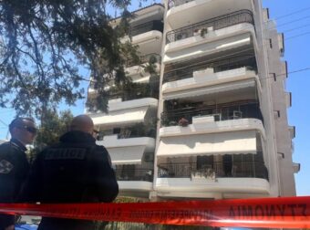 ΑΝΑΤΡΙΧΙΑΣΤΙΚΟ ΑΥΤΟ ΠΟΥ ΜΟΛΙΣ ΜΑΘΕΥΤΗΚΕ: ΤΙ ΦΟΡΕΣΑΝ ΣΤΟ ΚΕΦΑΛΙ ΤΟΥΣ ΟΙ 17ΧΡΟΝΕΣ ΠΡΙΝ ΠΙΑΣΤΟΥΝ ΧΕΡΙ ΧΕΡΙ ΚΑΙ ΒΟΥΤΗΞΟΥΝ ΣΤΟ ΚΕΝΟ ΑΠΟ ΤΟΝ 6ο