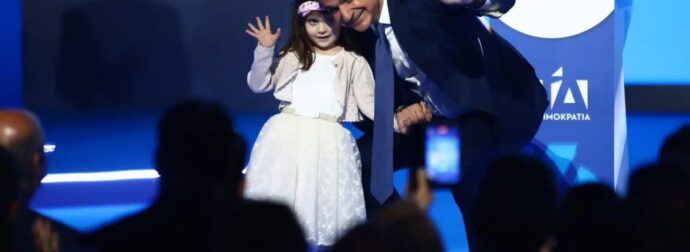 Ποια είναι η μικρή Ειρήνη που έκλεψε την παράσταση στο συνέδριο της ΝΔ