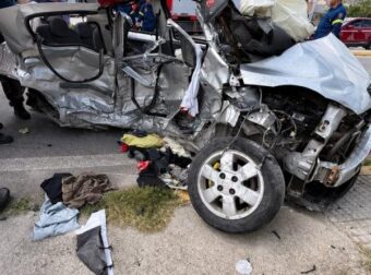 Σοκ στους ελληνικούς δρόμους – Μάνα και κόρη οι δύο νεκρές στο φρικτό τροχαίο