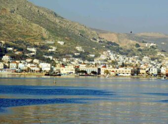Κάλυμνος: Θρίλερ με τον 47χρονο νεκρό – Πώς εντοπίστηκε από λιμενικούς, η κατηγορία για ανθρωποκτονία για τον καπετάνιο του αλιευτικού