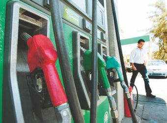 ΕΚΤΑΚΤΟ ΤΩΡΑ ΓΙΑ ΤΗΝ ΑΜΟΛΥΒΔΗ: ΟΥΡΕΣ ΣΤΑ ΒΕΝΖΙΝΑΔΙΚΑ – ΦΟΥΛΑΡΟΥΝ ΤΑ ΑΜΑΞΙΑ – ΕΚΤΟΞΕΥΕΤΑΙ Η ΤΙΜΗ ΑΠΟ ΩΡΑ ΣΕ ΩΡΑ – ΠΟΥ ΘΑ ΦΤΑΣΕΙ