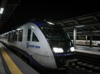 Σοκ στη Θεσσαλονίκη: Νεκρός νεαρός άντρας που παρασύρθηκε από τρένο