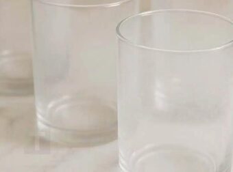 Η γιαγιά μου μού έμαθε αυτό το κόλπο για να κάνω τα θαμπά ποτήρια να αστράψουν σε 2 λεπτά χωρίς καθόλου κόπο. Να πώς γίνεται