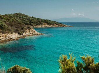 Η ελληνική παραλία που αναδείχθηκε η δεύτερη καλύτερη στον κόσμο