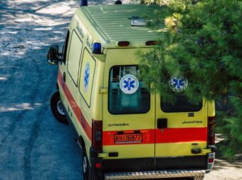 Σοκ στο Αίγιο: Μαχαιρωμένοι μάνα και ο 26χρονος γιος της μέσα σε λίμνη αίματος – Ανακρίνεται ο σύντροφος της 54χρονης για το διπλό φονικό