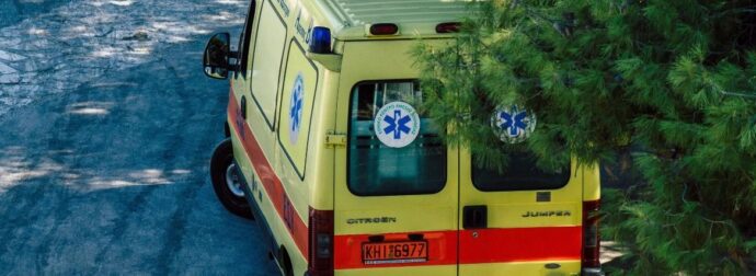 Σοκ στο Αίγιο: Μαχαιρωμένοι μάνα και ο 26χρονος γιος της μέσα σε λίμνη αίματος – Ανακρίνεται ο σύντροφος της 54χρονης για το διπλό φονικό