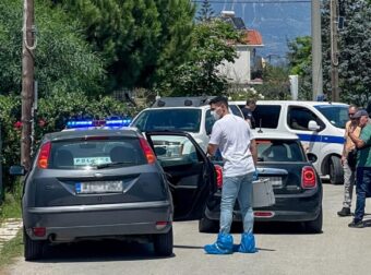 Διπλό φονικό στο Αίγιο: «Πάγωσαν» οι αστυνομικοί με αυτά που τους είπε ο 65χρονος – «Ξύπνησα και τους βρήκα να…»