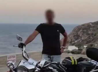 ΕΒΓΑΛΑΝ ΣΤΗΝ ΔΗΜΟΣΙΟΤΗΤΑ ΤΑ ΣΤΟΙΧΕΙΑ ΚΑΙ ΤΗΝ ΦΩΤΟΓΡΑΦΙΑ ΤΟΥ – ΑΥΤΟΣ ΕΙΝΑΙ Ο ΙΤΑΛΟΣ ΠΟΥ ΣΚΟΤΩΣΕ ΜΗΤΕΡΑ ΚΑΙ ΓΙΟ ΣΤΟ ΑΙΓΙΟ