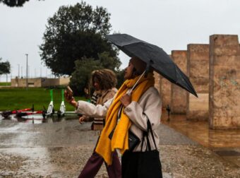 Ανατροπή με καιρό – Έρχονται βροχές και καταιγίδες σε αυτές τις περιοχές – Προσοχή