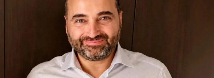 Χτύπησαν με γκλίτσα στο κεφάλι τον Αλέξανδρο Δασκαλάκη -Βίντεο-ντοκουμέντα πριν καταρρεύσει, μετά τον άγριο ξυλοδαρμό του από τους βοσκούς