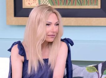 Επέστρεψε στο Happy Day η Τίνα Μεσσαροπούλου, μετά από 2 μήνες – Μεγάλη συγκίνηση στο πλατό: «Ο Γιώργος είναι όρθιος, μιλάει και κάνει τα πάντα»