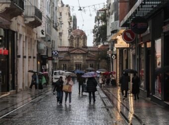 ΞΑΦΝΙΚΑ ΘΑ… ΜΑΥΡΙΣΕΙ Ο ΟΥΡΑΝΟΣ ΤΟ ΑΠΟΓΕΥΜΑ: ΞΕΚΙΝΑ ΑΠΟ ΩΡΑ ΣΕ ΩΡΑ Η ΚΑΚΟΚΑΙΡΙΑ – ΕΡΧΟΝΤΑΙ ΚΑΤΑΙΓΙΔΕΣ, ΘΥΕΛΛΩΔΕΙΣ ΑΝΕΜΟΙ ΚΑΙ ΠΤΩΣΗ ΘΕΡΜΟΚΡΑΣΙΑΣ