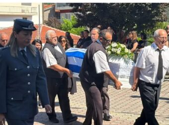 Συγκλονιστική η μητέρα της Αντιγόνης στην κηδεία της – Τι φώναξε