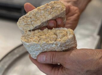 Το τρόφιμο από την Ινδονησία που δυναμώνει τα οστά, ενισχύει την υγεία του εντέρου, ρίχνει τη χοληστερόλη