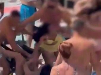 Μπουνιές και κλωτσιές για μία ξαπλώστρα:  Γονείς πιάστηκαν στα χέρια μπροστά στα παιδιά τους, χτύπησαν ανελέητα την 13χρονη κόρη του ζευγαριού