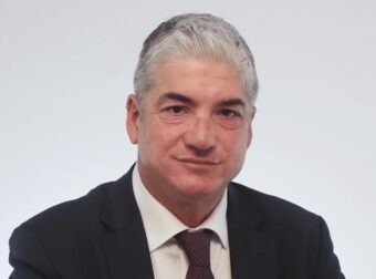 Ξεσπά ο Θέμης Σοφός για τη δολοφονία του 15χρονου στην Καλλιθέα: «Μαχαιρώθηκε ένα παιδί και ψάχνετε αν ήταν ζωηρός;»