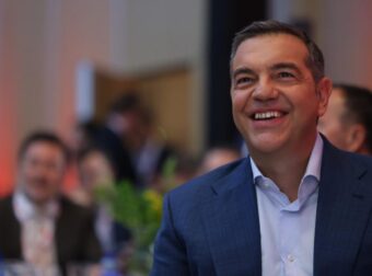 Νέες μετακινήσεις στελεχών προς τον Αλέξη Τσίπρα που “τελειώνουν” το ΠΑΣΟΚ
