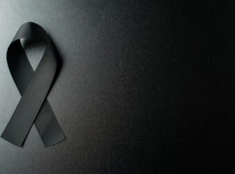 Βαρύ πένθος: Πέθανε ο αγαπημένος τραγουδιστής που σημάδεψε μια ολόκληρη εποχή