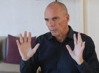 Γιάνης Βαρουφάκης: Ετοιμάζει στρατηγικές κινήσεις για το ΜεΡΑ25