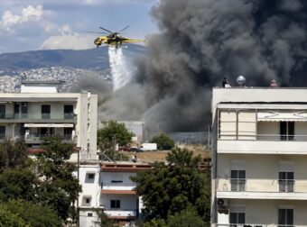 ΤΕΡΑΣΤΙΑ ΦΩΤΙΑ ΤΩΡΑ ΣΤΗ ΘΕΣΣΑΛΟΝΙΚΗ:  ΗΧΕΙ ΤΟ 112 – «ΠΑΡΑΜΕΙΝΕΤΕ ΣΕ ΚΛΕΙΣΤΟΥΣ ΧΩΡΟΥΣ! ΚΛΕΙΣΤΕ ΠΟΡΤΕΣ ΚΑΙ ΠΑΡΑΘΥΡΑ»